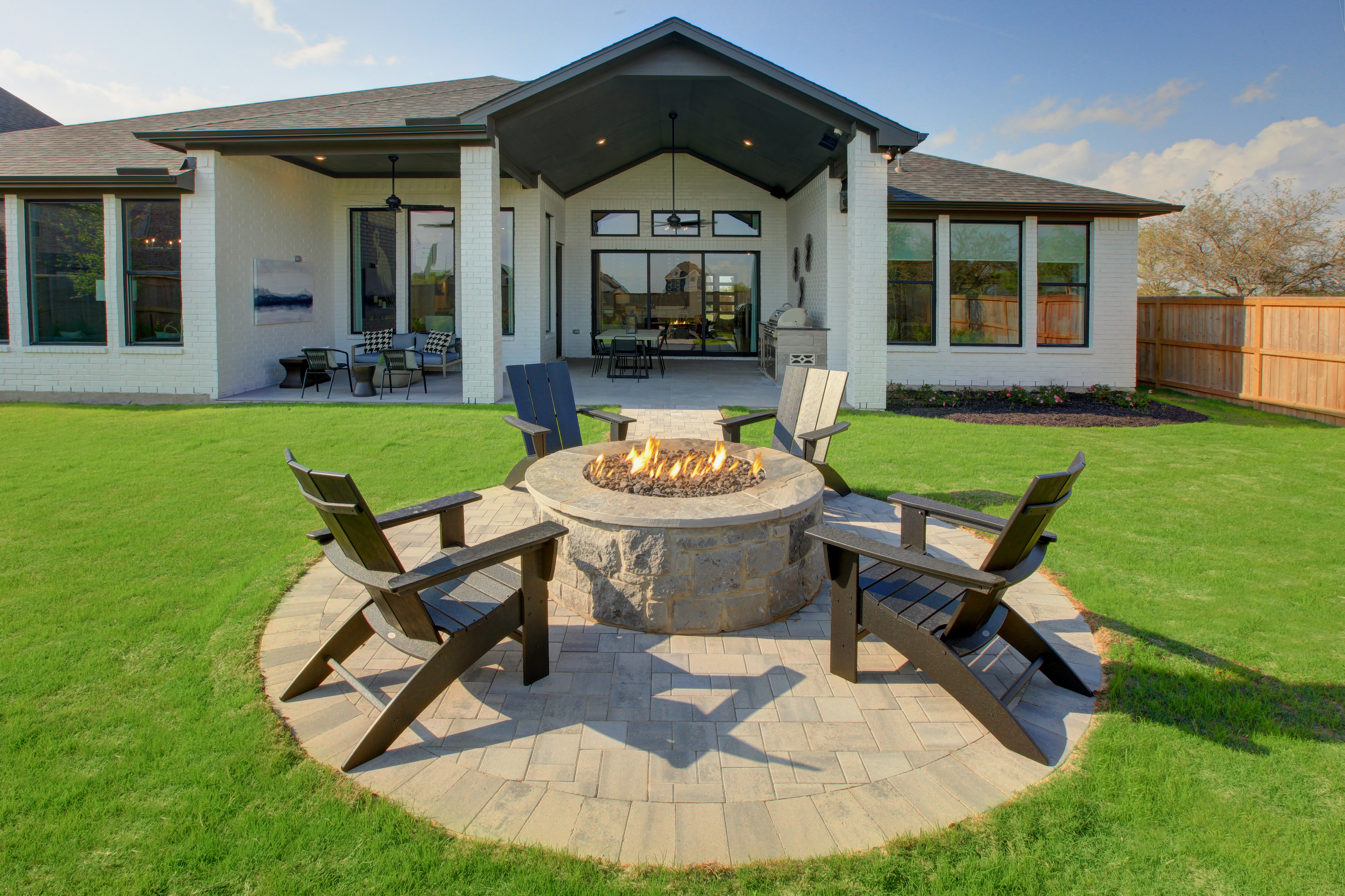 MER8-0001-2M_Leighton_Outdoor Living 02